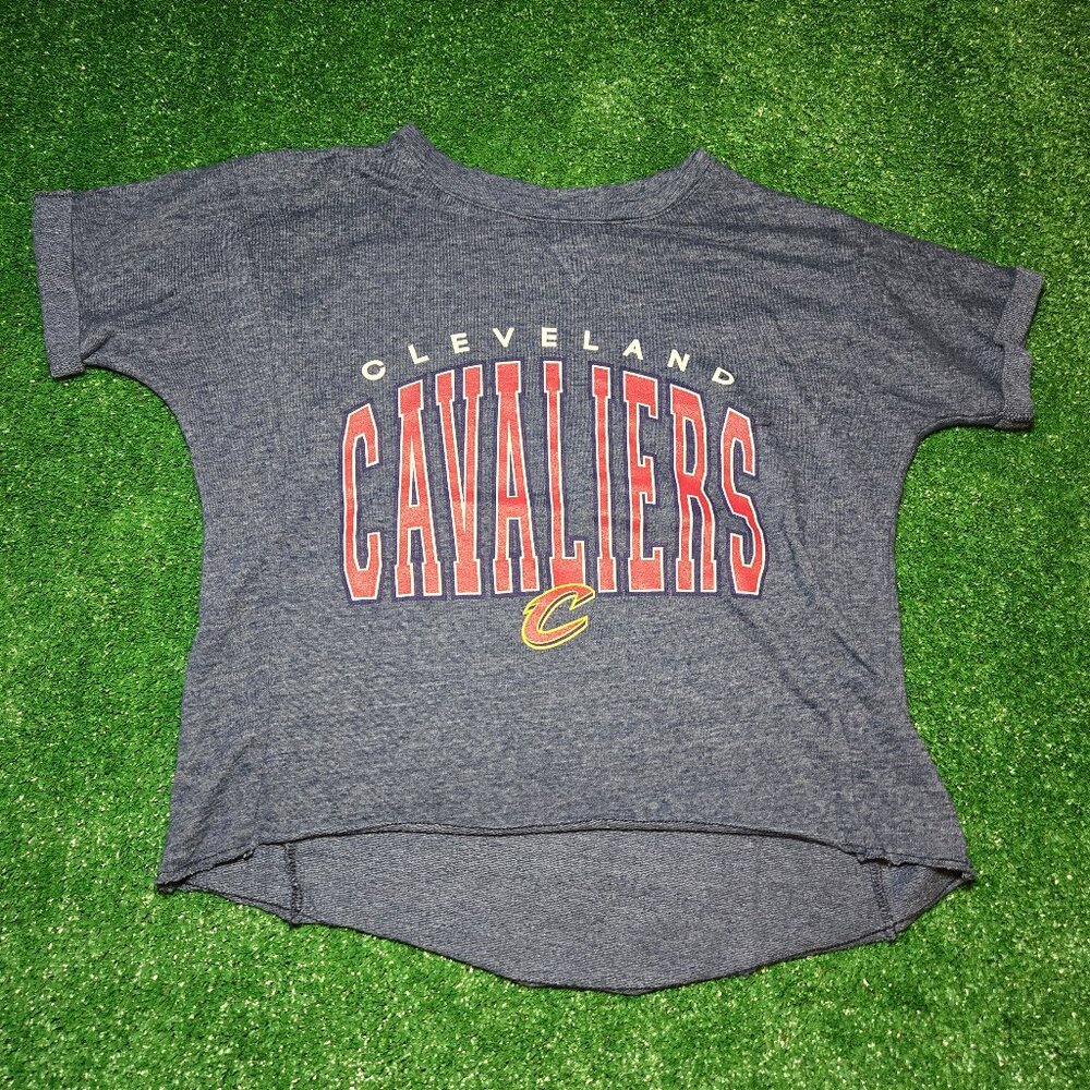 NBA Cleveland Cavaliers short sleeved sweatshirt retro graphic design